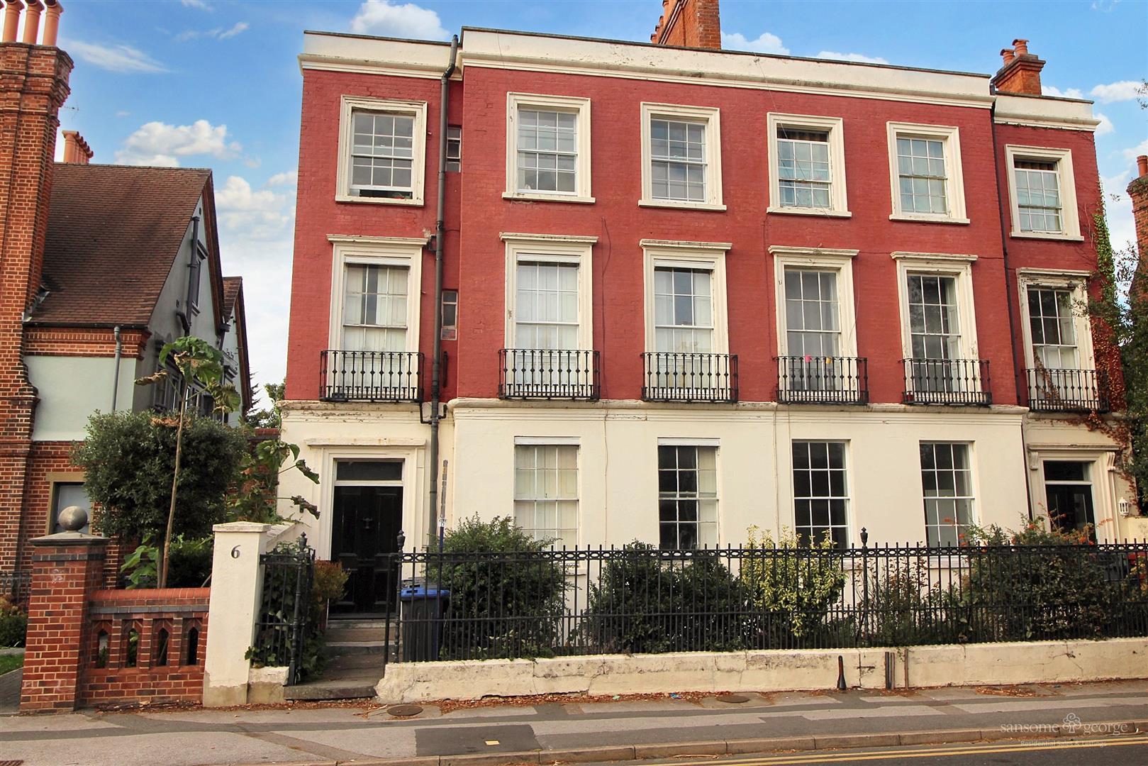 1 bed property in Bath Road, Reading